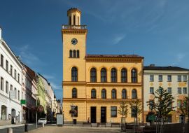Lais Puzzle - Platz mit alten Gebäuden im Stadtzentrum von Jablonec nad Nisou in der Tschechischen Republik - 1.000 Teile