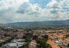 Lais Puzzle - Blick auf die Stadt Valencia, Carabobo, Venezuela - 1.000 Teile