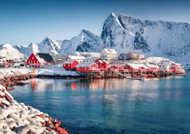 Lais Puzzle - Fesselnde Nachmittagsszene des Dorfes Sakrisoy, Norwegen, Europa. Herrliche Winteransicht der Lofoten. Wunderschöne Meereslandschaft der norwegischen See - 1.000 Teile
