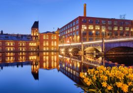 Lais Puzzle - Tampere historische Finlayson und Frenckell Gebäude zur blauen Stunde - 1.000 Teile