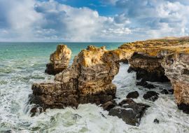 Lais Puzzle - Stenbrücke in Tyulenovo an der bulgarischen Schwarzmeerküste - 1.000 Teile
