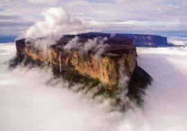 Lais Puzzle - Luftaufnahme des Nebels am Berg Roraima, Canaima-Nationalpark, Bundesstaat Bolivar, Venezuela - 1.000 Teile