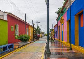 Lais Puzzle - bunte Häuser in der Stadt Barinas Venezuela - 1.000 Teile