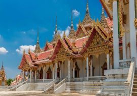 Lais Puzzle - Schöne Aussicht auf den buddhistischen Tempel in Suphan Buri, Thailand - 1.000 Teile