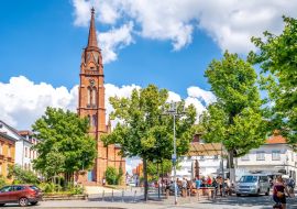 Lais Puzzle - Stadtkirche, Altstadtmarkt, Langen, Hessen, Deutschland - 1.000 Teile