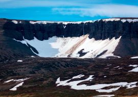 Lais Puzzle - Schmelzender Schnee auf einer Klippe, Thingeyri, Westfjorde, Island - 1.000 Teile