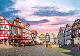 Lais Puzzle - Rathaus, Fritzlar, Hessen, Deutschland - 1.000 Teile