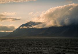 Lais Puzzle - Wolken bei Sonnenuntergang während der Mitternachtssonne auf Spitzbergen - 1.000 Teile