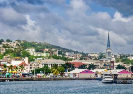 Lais Puzzle - Brücke vor der schönen Stadtkulisse von Georgetown in Guyana - 1.000 Teile