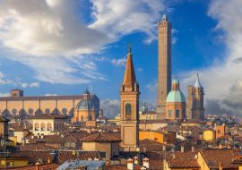 Lais Puzzle - Bologna, Italien: Skyline und berühmte Türme auf dem Dach - 1.000 Teile