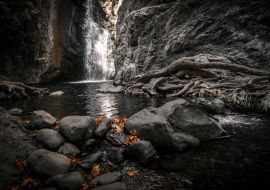 Lais Puzzle - Aussicht auf den Millomeris-Wasserfall. Bezirk Limassol, Zypern - 1.000 Teile