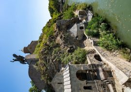 Lais Puzzle - Metechi-Kirche: Das historische Juwel von Tiflis in Georgien - 1.000 Teile