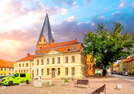 Lais Puzzle - Altstadt und See, Röbel an der Müritz, Deutschland - 1.000 Teile