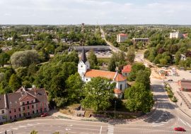 Lais Puzzle - Luftaufnahme des Stadtzentrums und der evangelischen Kirche von Saldus. Saldus, Lettland - 1.000 Teile