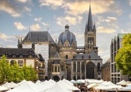 Lais Puzzle - Markttag vor dem Aachener Dom auf dem Katschhof - 1.000 Teile