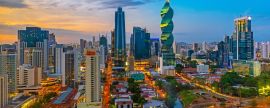 Lais Puzzle - Die farbenfrohe Panorama-Skyline von Panama-Stadt bei Sonnenuntergang mit hoch aufragenden Wolkenkratzern, Panama, Mittelamerika - 2.000 Teile