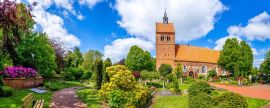 Lais Puzzle - Sankt Johannes Kirche, Bad Zwischenahn, Niedersachsen, Deutschland - 2.000 Teile
