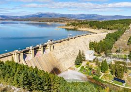 Lais Puzzle - Staudamm und Wasserkraftwerk in der Gemeinde Embalse de Aguilar de Campoo - 1.000 Teile