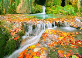 Lais Puzzle - Wasserfall im Entzia-Gebirge, Baskenland - 1.000 Teile