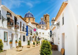 Lais Puzzle - Straße der Altstadt von Altea in Spanien - 1.000 Teile