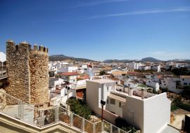 Lais Puzzle - Burgzinnen und Teil der Stadt (Castillo de los Condes de Cabra), Cabra, Provinz Córdoba, Andalusien, Spanien, - 1.000 Teile