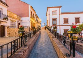 Lais Puzzle - Schöner Stadtplatz in Palos de la Frontera, Huelva, Spanien - 1.000 Teile