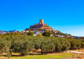 Lais Puzzle - Blick auf die Burg von Alcaudete, Provinz Jaen, Andalusien, Spanien - 1.000 Teile