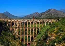 Lais Puzzle - Ein altes Aquädukt in der Nähe von Nerja, Andalusien, Spanien - 1.000 Teile
