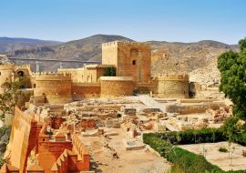 Lais Puzzle - Blick auf die Mauern der Alcazaba von Almeria in Almeria, Spanien - 1.000 Teile