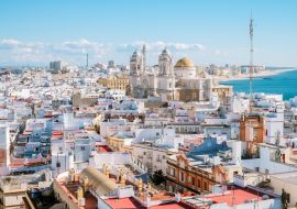 Lais Puzzle - Panoramasicht auf die Dächer der Altstadt und die Kathedrale von Santa Cruz am Nachmittag vom Turm Tavira in Cadiz, Andalusien, Spanien - 1.000 Teile