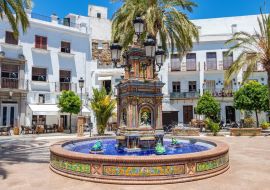 Lais Puzzle - Der berühmte Plaza de España (Spanien-Platz) in Vejer de la Frontera, Cadiz, Andalusien, Spanien - 1.000 Teile