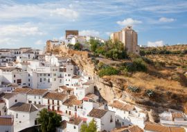 Lais Puzzle - Weiße Häuser in der Kleinstadt Setenil de las Bodegas, Spanien - 1.000 Teile