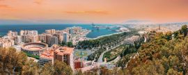 Lais Puzzle - Malaga, Spanien. Panorama Stadtlandschaft Höhenblick auf Malaga bei sonnigen Sommerabenden - 2.000 Teile