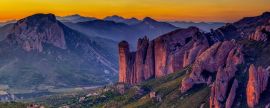 Lais Puzzle - Mallos de Riglos Felsen bei Sonnenuntergang, Huesca Provinz, Aragon, Spanien - 2.000 Teile