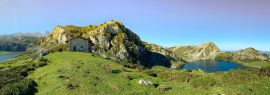 Lais Puzzle - Enol- und Ercina-Seen (Lagos de Covadonga) mit Panoramablick auf Picos de Europa in Asturien, Spanien - 1.000 Teile