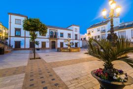 Lais Puzzle - Schöner Stadtplatz in Palos de la Frontera,Huelva,Spanien - 2.000 Teile