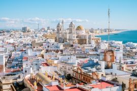 Lais Puzzle - Panoramasicht auf die Dächer der Altstadt und die Kathedrale von Santa Cruz am Nachmittag vom Turm Tavira in Cadiz, Andalusien, Spanien - 2.000 Teile