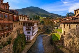 Lais Puzzle - Bergdorf der Potes, Kantabrien - 2.000 Teile