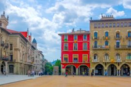 Lais Puzzle - Plaza Mayor in Vic, Katalonien - 2.000 Teile