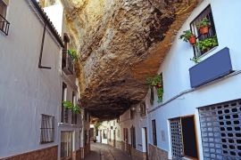 Lais Puzzle - Straße von Setenil de las Bodegas, Cadiz, Andalusien, Spanien - 2.000 Teile