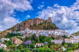 Lais Puzzle - Panoramablick auf Zahara de la Sierra, eines der berühmten weißen Dörfer in der Provinz Cadiz in Spanien - 2.000 Teile