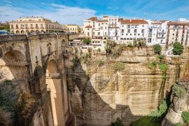 Lais Puzzle - Blick auf die Altstadt an der Tajo-Schlucht in Ronda. Andalusien, Spanien - 2.000 Teile
