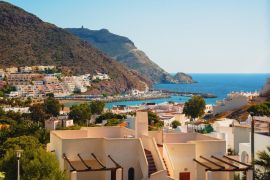 Lais Puzzle - San José, weißes Dorf in Cabo de Gata, Almeria, Andalusien, Spanien - 2.000 Teile