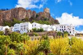 Lais Puzzle - Zahara de la Sierra. Typische weiße Stadt in der Provinz Cádiz, Spanien - 2.000 Teile