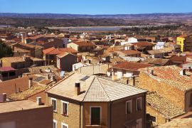 Lais Puzzle - eine Luftaufnahme der Dächer der Altstadt von Caspe, Spanien - 2.000 Teile