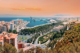 Lais Puzzle - Malaga, Spanien. Panorama Stadtlandschaft Höhenblick auf Malaga bei sonnigen Sommerabenden - 2.000 Teile