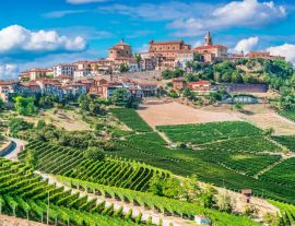 Lais Puzzle - Blick auf La Morra in der Provinz Cuneo, Piemont, Italien - 1.000 Teile