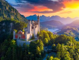 Lais Puzzle - Luftaufnahme von Schloss Neuschwanstein mit malerischer Berglandschaft bei Füssen, Bayern, Deutschland. Schloss Neuschwanstein bei Sonnenuntergang, Deutschland - 1.000 Teile