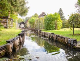 Lais Puzzle - Der deutsche Spreewald, Kanäle, Boote, lebendige Pflanzen und alte Holzhäuser, Brandenburg - 1.000 Teile