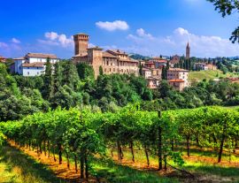 Lais Puzzle - Romantische Weinstraße mit mittelalterlichen Schlössern in Italien. Region Emilia Romagna, Dorf Levizzano - 1.000 Teile